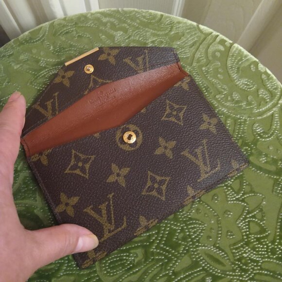 Louis Vuitton Monogram Card Wallet - Picture 9 of 11